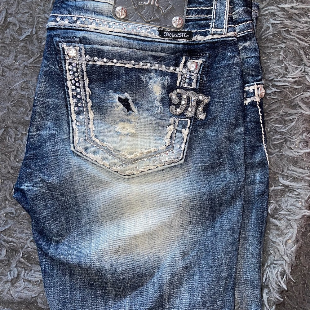 Women’s Miss Me Size 28 Regular Distressed Jeans
